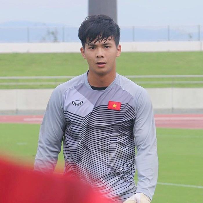 Cận cảnh thủ môn điển trai, đang gây sốt MXH của U19 Việt Nam-3