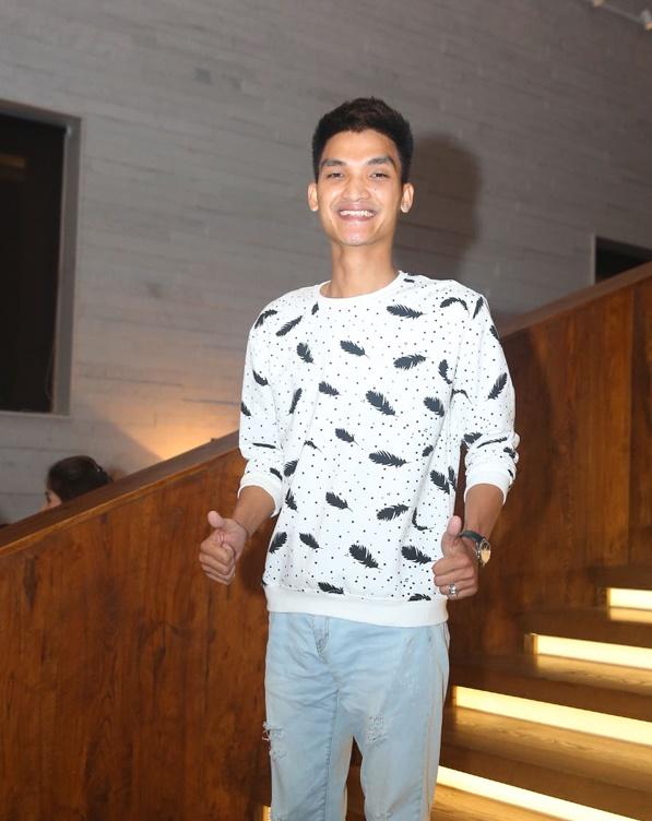 SAO MẶC XẤU: Đức Phúc mặc áo như nilon bóng lộn - Thúy Nga phô trương vòng 1 quá đà-8