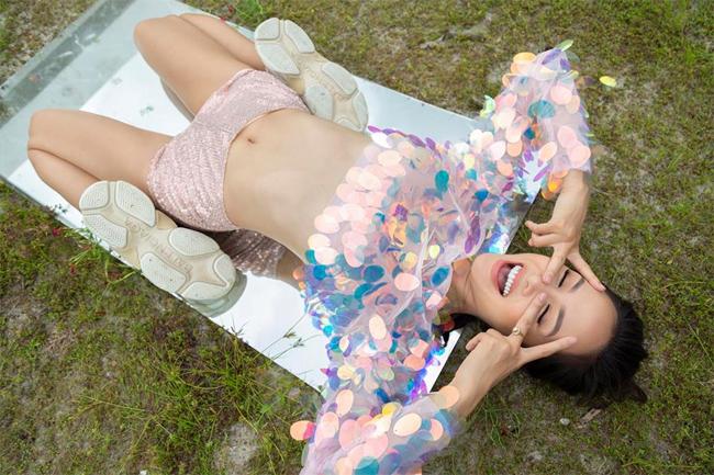 Vẻ sexy khó cưỡng của những mỹ nữ đóng cảnh nóng bạo nhất Việt Nam-15