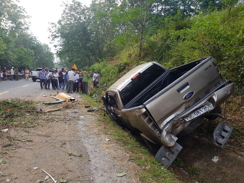 Hà Tĩnh: Xe bán tải lao vách núi, cán bộ công an tử nạn-1