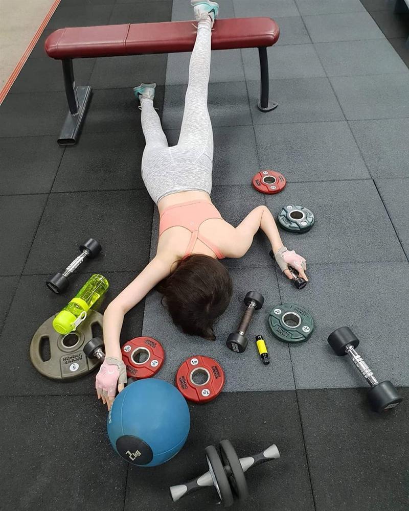 Dân mạng chế hài hước theo trào lưu ngã sấp mặt của hội con nhà giàu-6