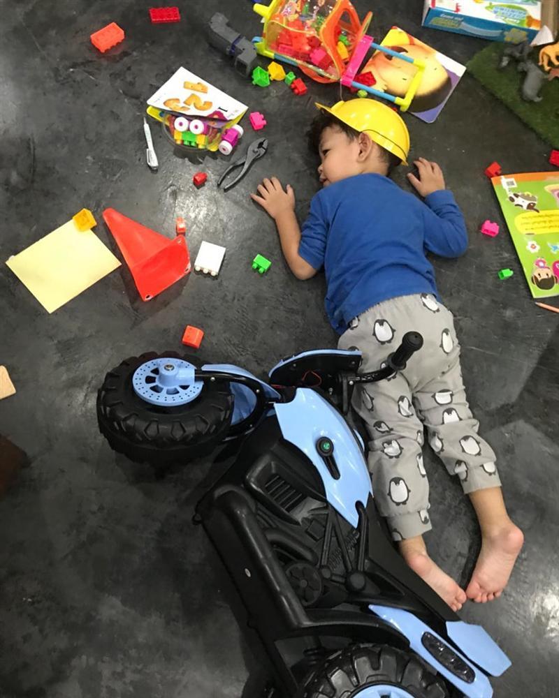 Dân mạng chế hài hước theo trào lưu ngã sấp mặt của hội con nhà giàu-10