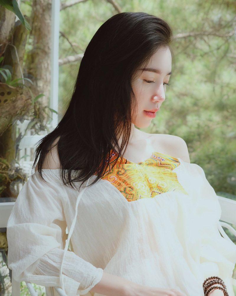 Diễm Hương phô diễn hình thể với bikini mặc nghi vấn đập mặt xây lại-3