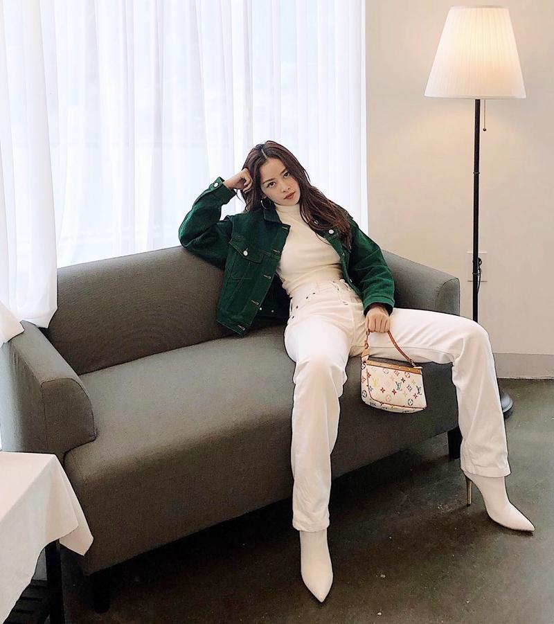 Thúy Vi tự tin phô trương eo thon ngực khủng - Hòa Minzy khoe street style chất lừ ở Paris-3