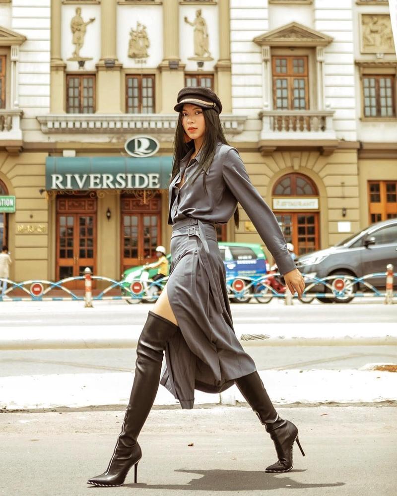 Thúy Vi tự tin phô trương eo thon ngực khủng - Hòa Minzy khoe street style chất lừ ở Paris-4