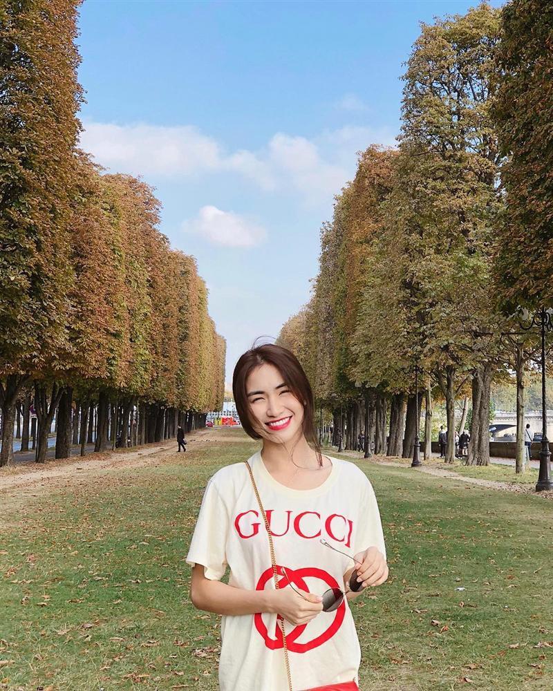 Thúy Vi tự tin phô trương eo thon ngực khủng - Hòa Minzy khoe street style chất lừ ở Paris-6