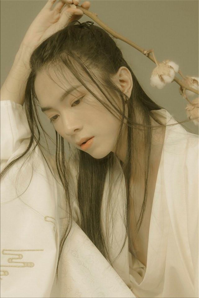 Chàng trai xinh như con gái: Mình bị nhắc nhở khi vào toilet nam-3