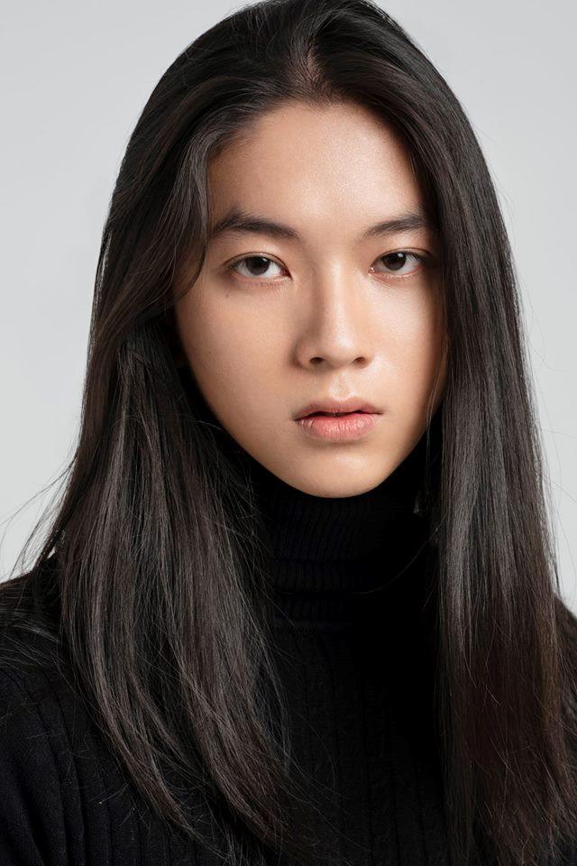 Chàng trai xinh như con gái: Mình bị nhắc nhở khi vào toilet nam-6