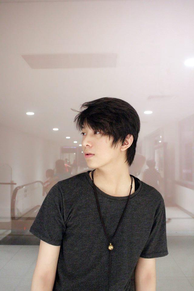 Chàng trai xinh như con gái: Mình bị nhắc nhở khi vào toilet nam-8