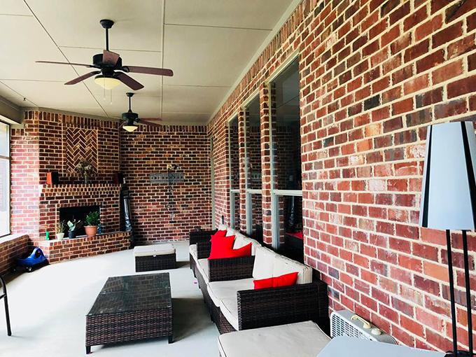 Những biệt thự bề thế của sao Việt ở trời Tây-10