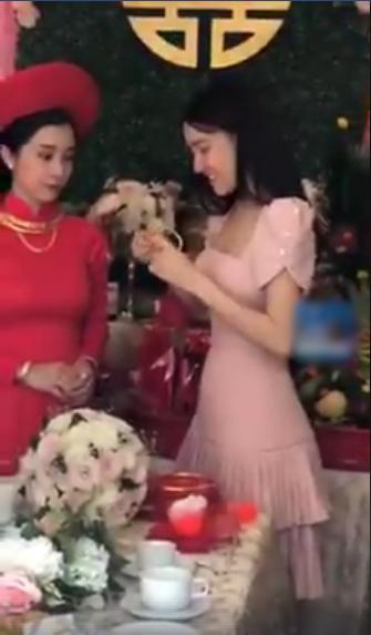 Nhã Phương phủ nhận tin đồn bác sĩ bảo cưới nhưng qua mỗi bức ảnh, bụng cô ấy lại cứ to lên từng ngày-4