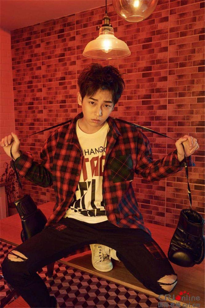 Bành Dục Sướng: Kẻ náo loạn giải Kim Mã bước ra từ cái tên vô danh, không fan không tiền cũng không đẹp-6