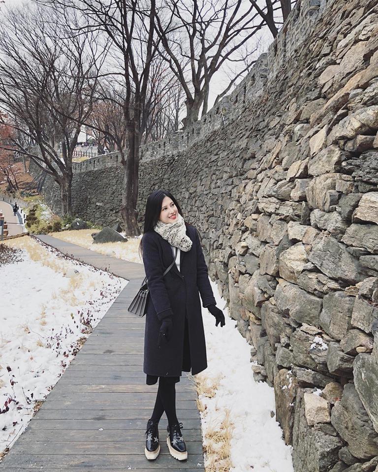 Máu me đầy người, Khả Ngân vẫn tự tin khoe trọn vẻ đẹp của bác sĩ Hoài Phương trong Hậu duệ mặt trời-7