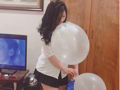 Hít 20 quả bóng cười mỗi ngày, nam sinh Hà Nội vào BV Bạch Mai điều trị-2