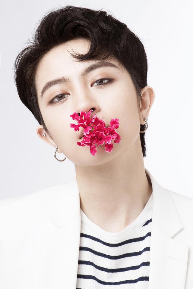 Chứng kiến quá trình dậy thì từ bánh bèo sang tomboy của Gil Lê, cả fan girl lẫn boy chỉ có thể chết mê chết mệt-1