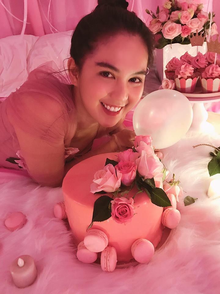 Ngọc Trinh tiết lộ bí mật sau cánh cửa màu hồng: Người yêu bắt thay váy và chụp lia lịa-8