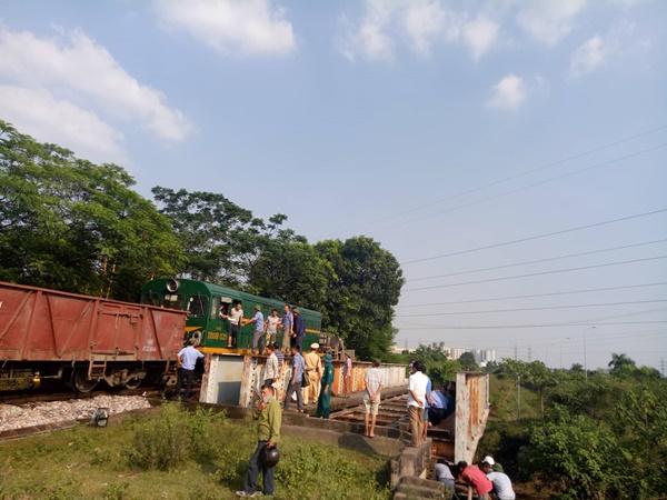 Lời kể kinh hoàng của người dân trong vụ tai nạn tàu hỏa khiến 5 người bị thương-1