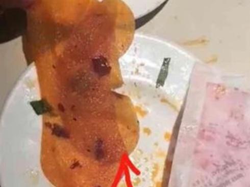 Hồ tắm nước nóng ở Trung Quốc như nồi lẩu cay khổng lồ-3