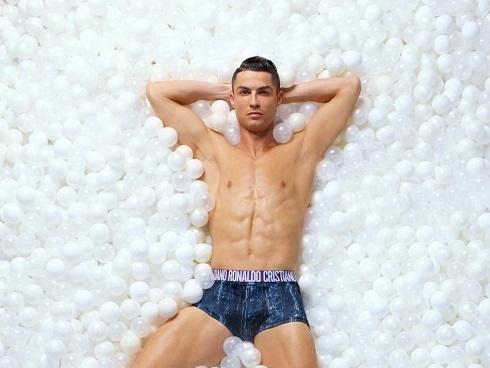 Công bố video thân mật của Ronaldo và cô gái tố cáo hiếp dâm-3