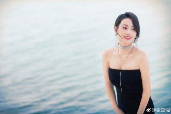 Trương Gia Nghê Diên Hi công lược khoe vẻ quyến rũ ở tuổi 31-4