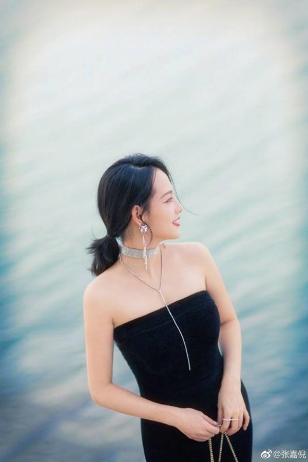 Trương Gia Nghê Diên Hi công lược khoe vẻ quyến rũ ở tuổi 31-6