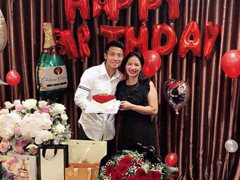 Nhất Tư Dũng, vừa được người yêu tổ chức sinh nhật, lại được 'nhạc mẫu' hết lời ngợi khen