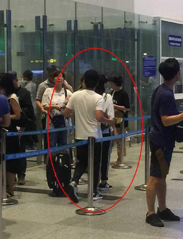 Trường Giang - Nhã Phương đi Hàn Quốc hưởng trăng mật mà ai nấy cười bò vì danh hài ăn mặc y chang vẹt Hong Kong-4