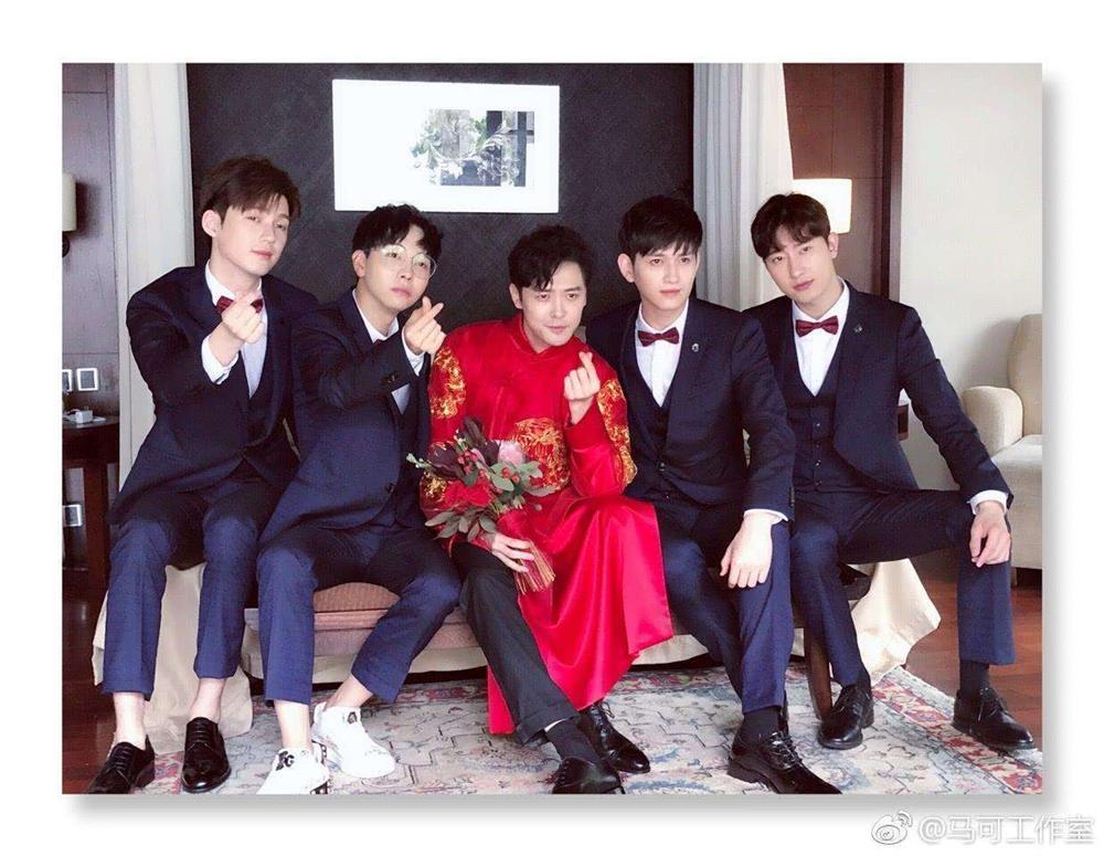 Dàn mỹ nam Hoa ngữ làm phù rể: Người make-up đẹp trai ngời ngời, người mặc váy sẵn sàng quẩy banh nóc-13