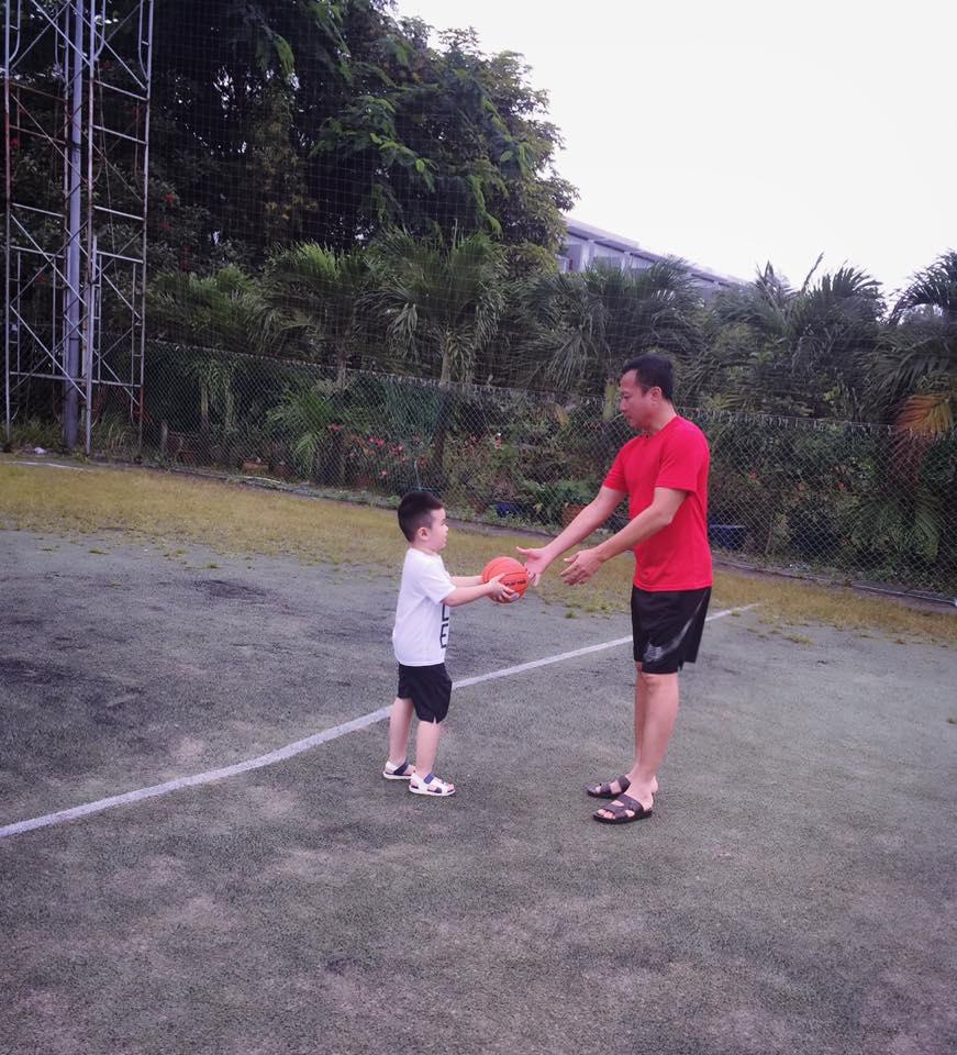 Vy Oanh hạnh phúc bên chồng con giữa ồn ào bị kẻ xấu bịa đặt thêu dệt chuyện đời tư-1