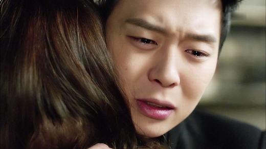 Chưa vui được 2 tháng sau khi cướp người yêu của bạn thì kẻ thứ ba khác lại xuất hiện-2