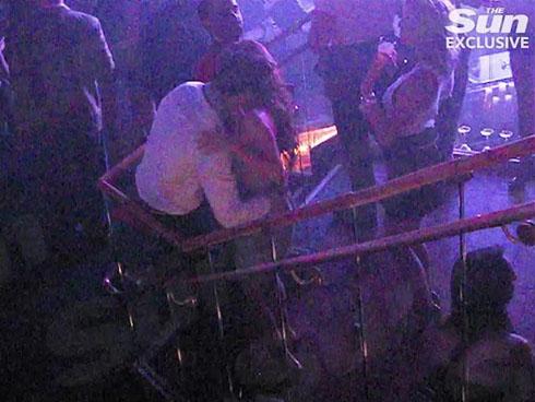 Tình sử ngập bê bối của Ronaldo khi tình cũ nóng bỏng quay lại tố cáo-4