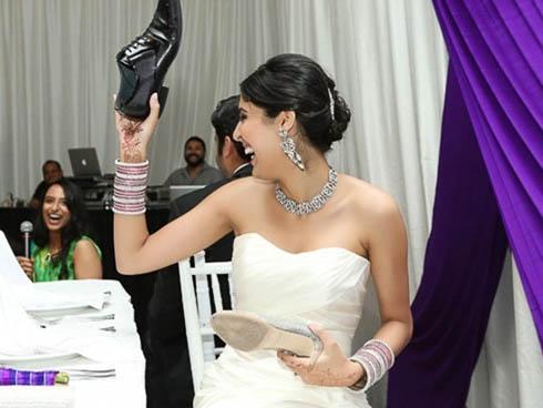 Cô dâu trẻ CƯỜI NHƯ NẮC NẺ nhớ lại màn tiễn nhà gái ra về 'bá đạo' trong ngày cưới