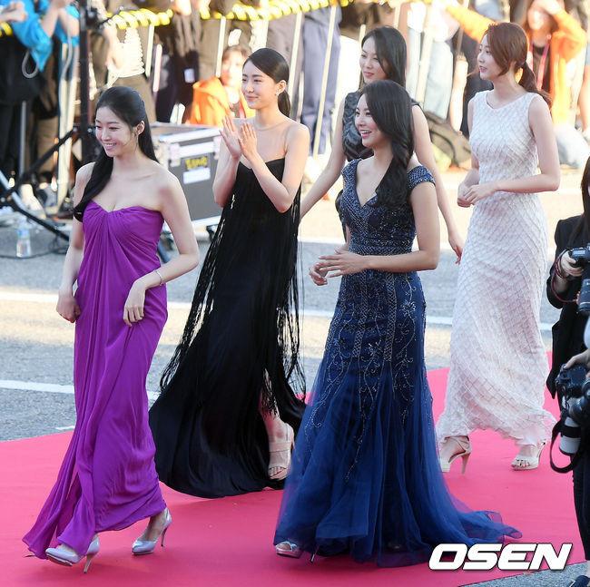 Tân Hoa hậu Hàn Quốc mặc xấu trên thảm đỏ gây tranh cãi-5