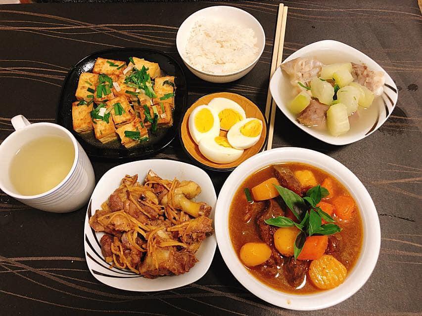 Mới sinh em bé được 5 ngày, mẹ trẻ đã dậy làm mâm cơm ngon đã mắt khiến chị em trầm trồ khen ngợi-5