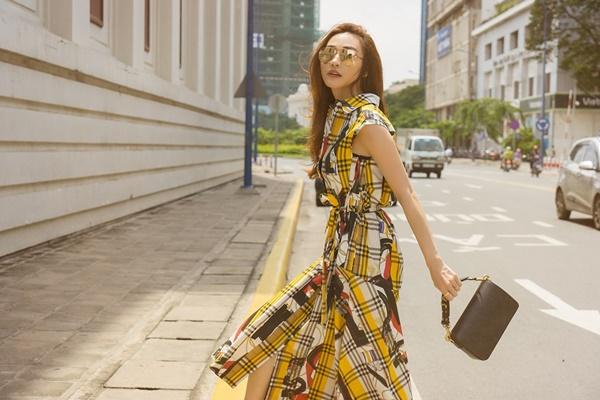 Ngân Khánh dát hàng hiệu từ đầu đến chân, thần thái không khác gì mợ chảnh-7