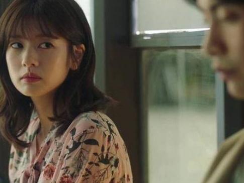 Làm bẽ mặt chồng sắp cưới vì chiếc nhẫn gắn kim cương quá nhỏ-3