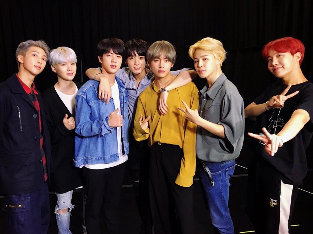 BTS bành trướng, cướp ngôi vương từ những ông lớn Kpop-1