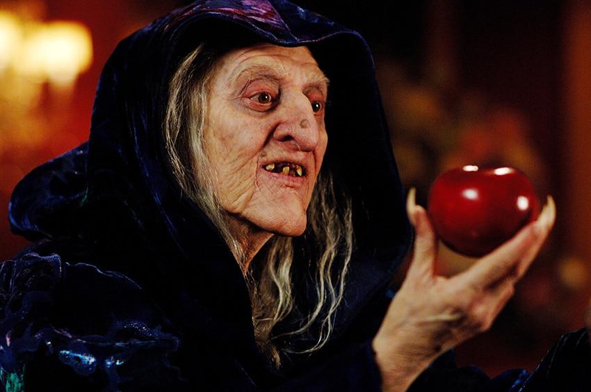 Phụ nữ cằm nhọn, dễ thương nhưng thường trắc trở trong chuyện tình cảm-1