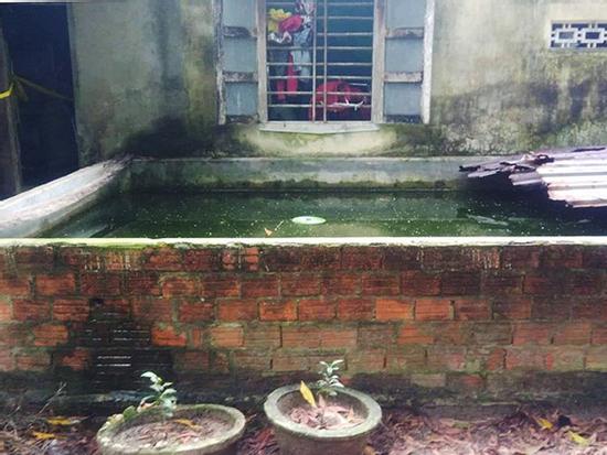 Bé gái hơn 4 tháng tuổi chết trong bể cá, nghi bị sát hại