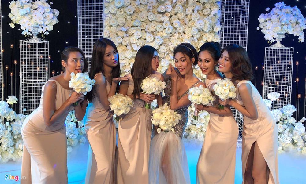 Dàn phù dâu xinh đẹp-2