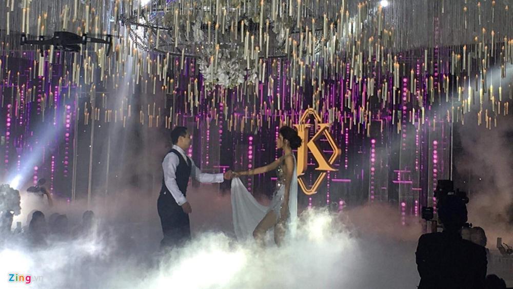 Lan Khuê và chồng nhảy trong tiếng hò reo của quan khách-2