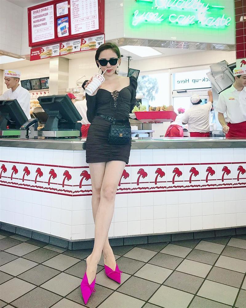 Đến đám cưới Lan Khuê sát giờ làm lễ, Hồ Ngọc Hà gửi lời chúc thấy thương-11