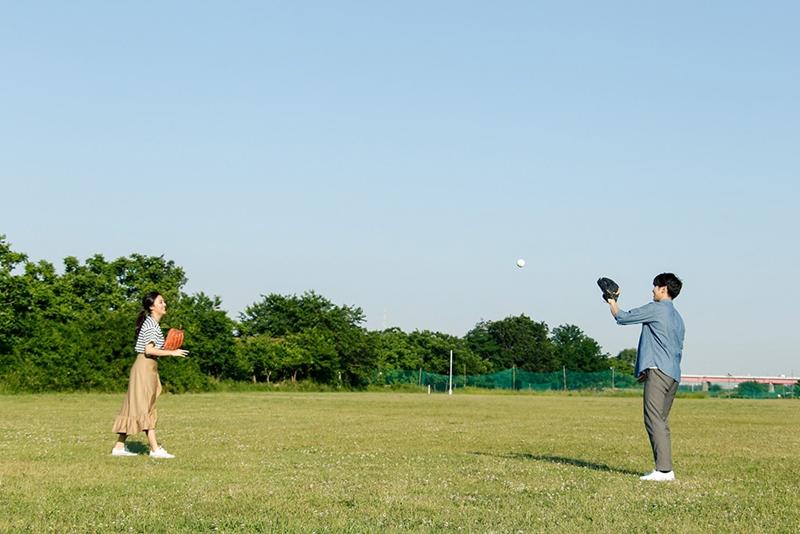 Văn Mai Hương mất 6 năm để đủ cảm xúc hát về hôn nhân tan vỡ, Chí Thiện trở lại với ballad-1