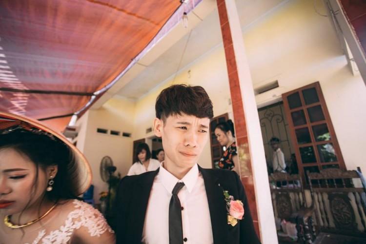 Chú rể mếu máo trong ngày rước dâu và lý ra đằng sau khiến dân tình ngưỡng mộ-1