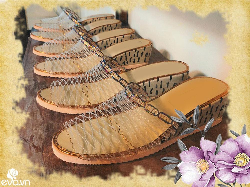 Không ngờ dép lưới trứ danh một thời của bà, của mẹ rũ bùn đứng dậy sáng lòa đến thế-1