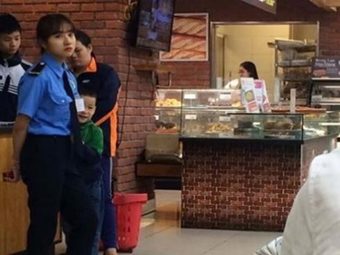 Nữ bảo vệ xinh đẹp ở Nghệ An sợ hãi khi bị đăng ảnh lên mạng-7