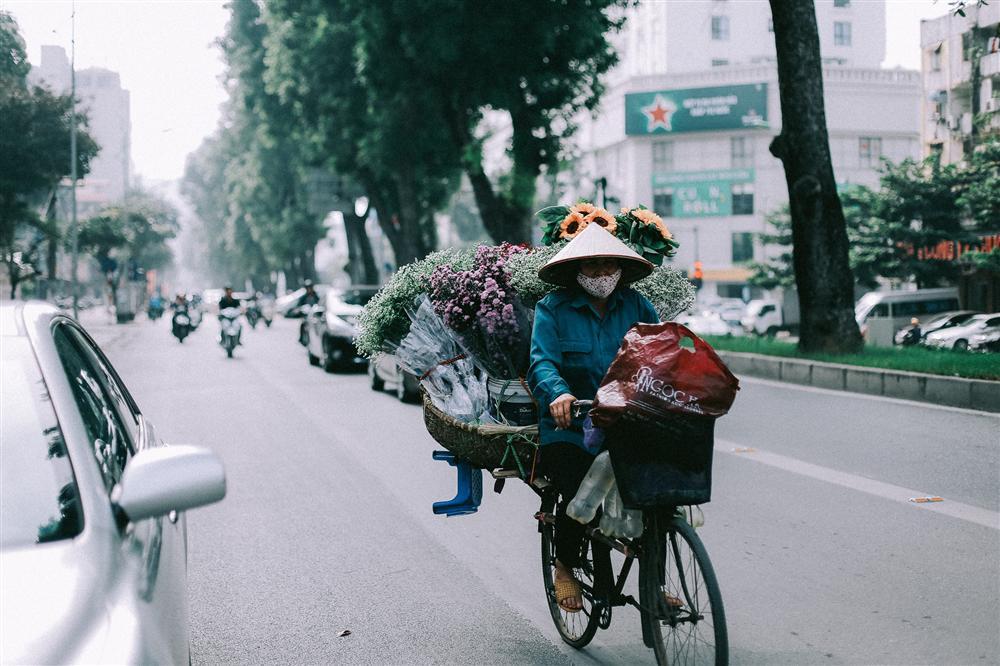 Khoảnh khắc yên bình trong tiết thu Hà Nội ngày cuối tuần-3