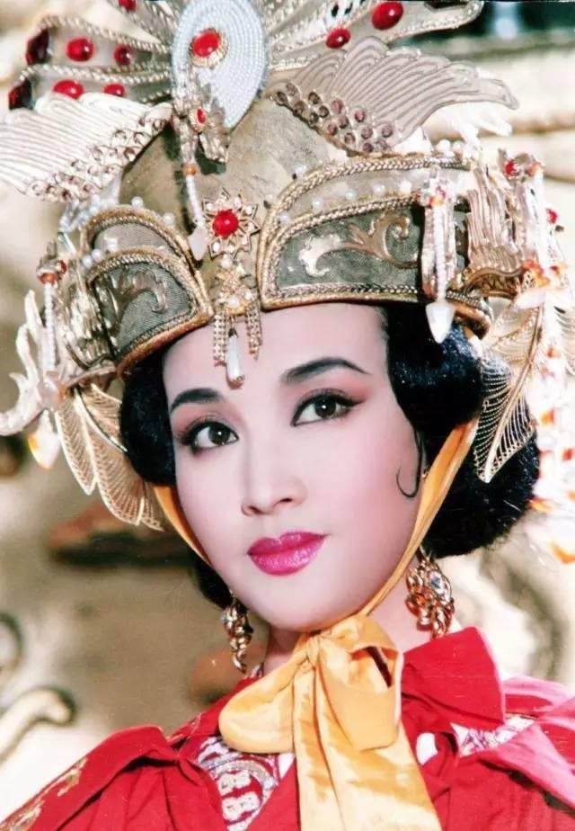 Nổi tiếng với vai Võ Mỵ Nương, 3 đại mỹ nhân lẫy lừng người trốn thuế khốn đốn, kẻ cay đắng đường tình-2