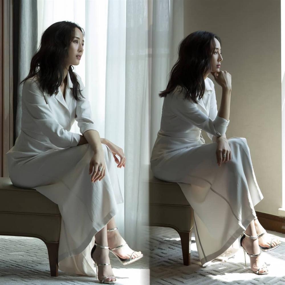 Học cách lên đồ trắng đẹp rụng rời như Hải Lan Trương Quân Ninh-4