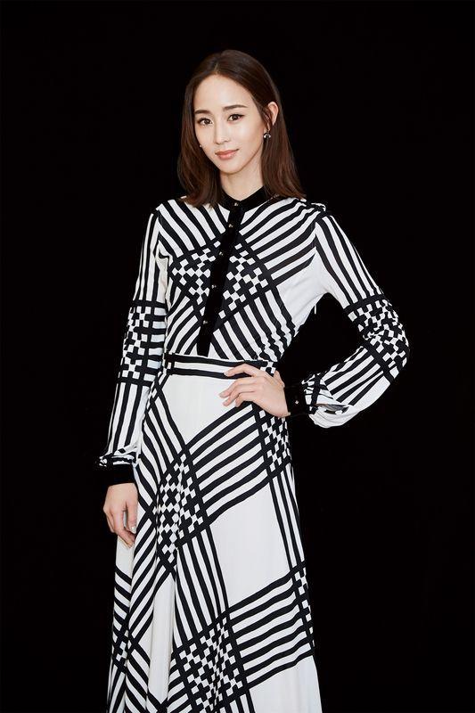 Học cách lên đồ trắng đẹp rụng rời như Hải Lan Trương Quân Ninh-13